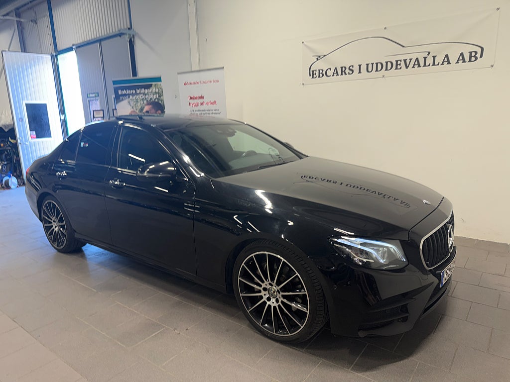 Mercedes-Benz E220d Amg pano drag Widescreen Led Ny Bes 