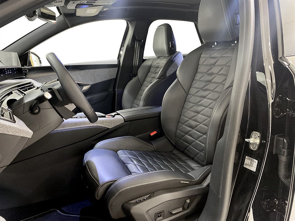 Bild på Peugeot E-3008  GT Ultimate 85kWh 224hk Aut - 360,DRAG,HIFI
