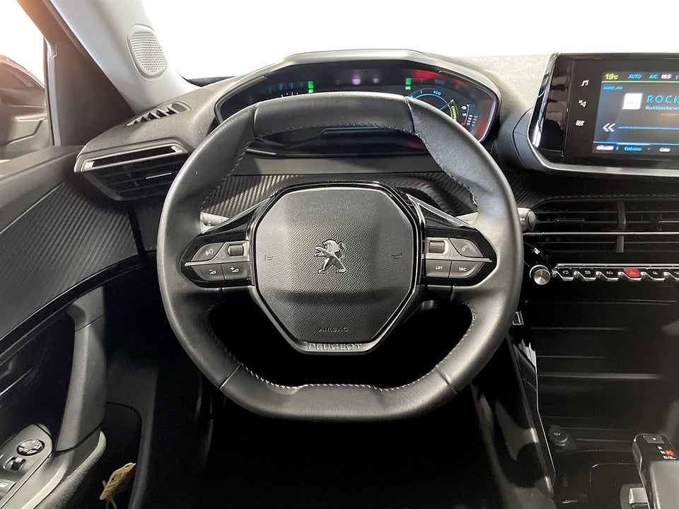 Bild på Peugeot E-2008 Active 136hk Aut BACKSENSORER FARTHÅLLARE