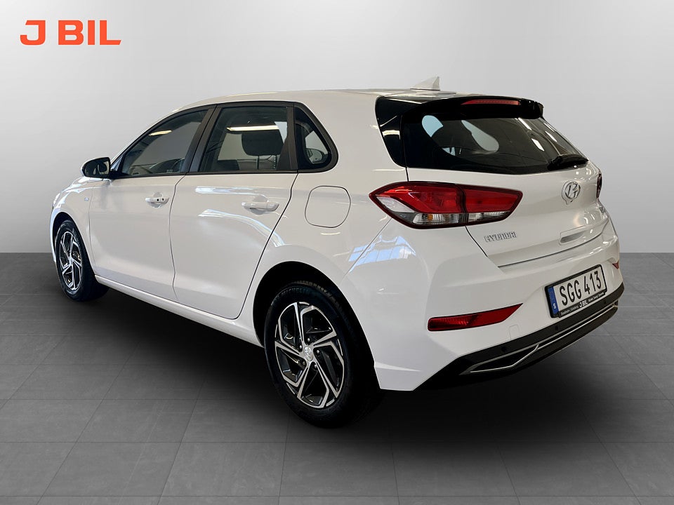 Bild på Hyundai i30 Essential 1.0 DCT 120hk Aut B-KAMERA CARPLAY