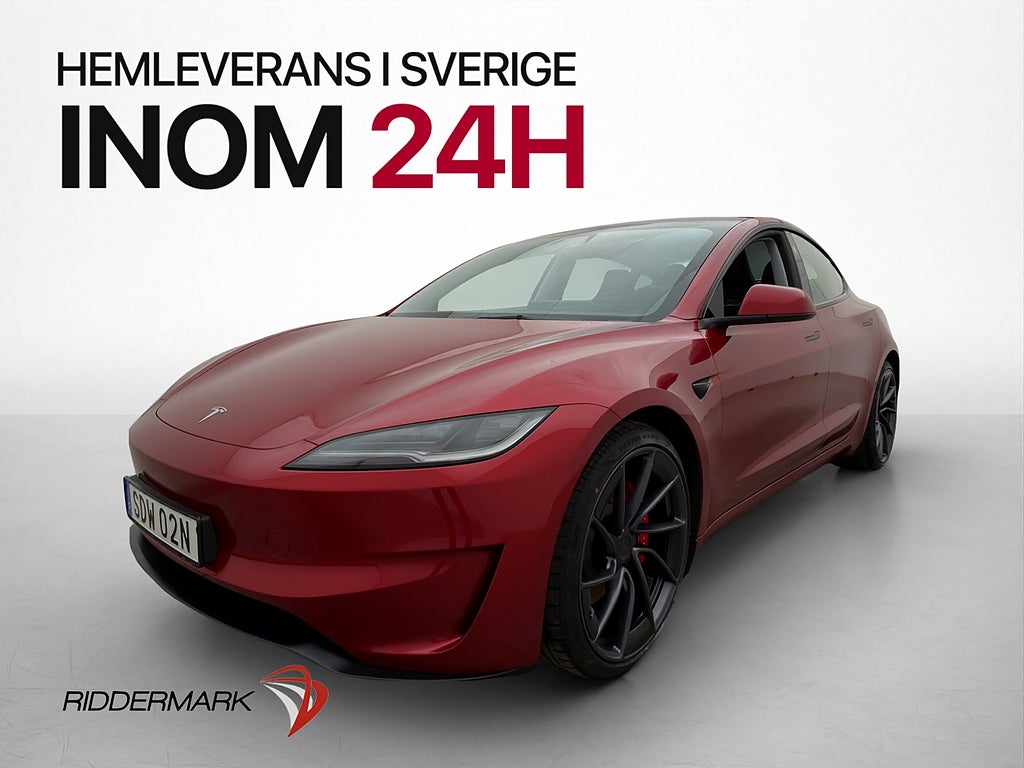 Tesla Model 3 Performance Dragkrok Skärm-bak Svensksåld