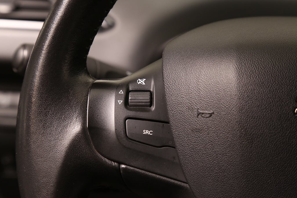 Peugeot 208 1,2 PureTech 82hk Active 5-dörrar Motorv Dragkrok 2017