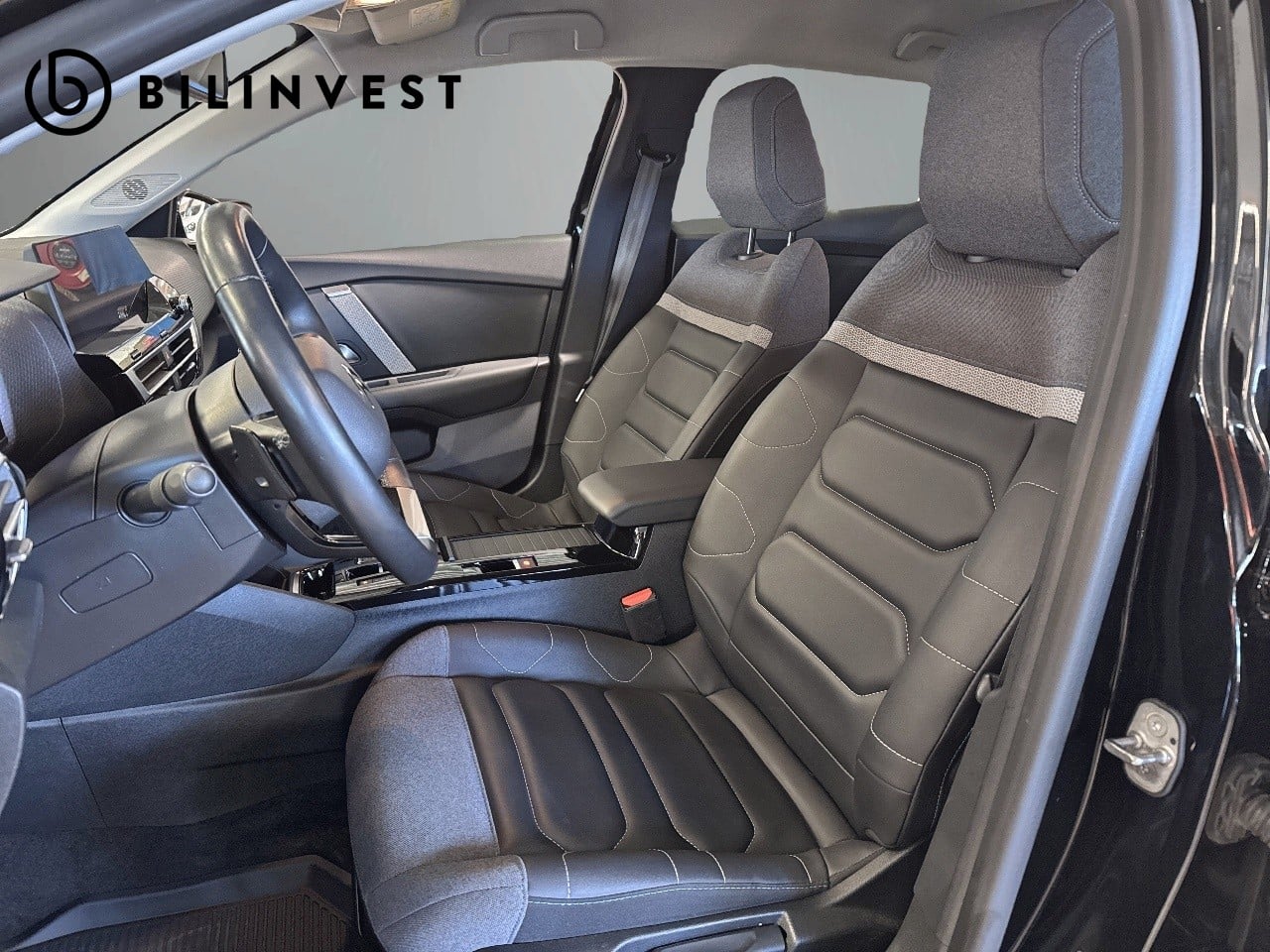 Citroen C4 X Shine PureTech 130 AUT 2023, photo 7/104