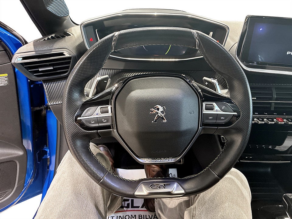 Bild på Peugeot 208 GT-Line 1.2 PT 130hk Aut PANO B-KAMERA