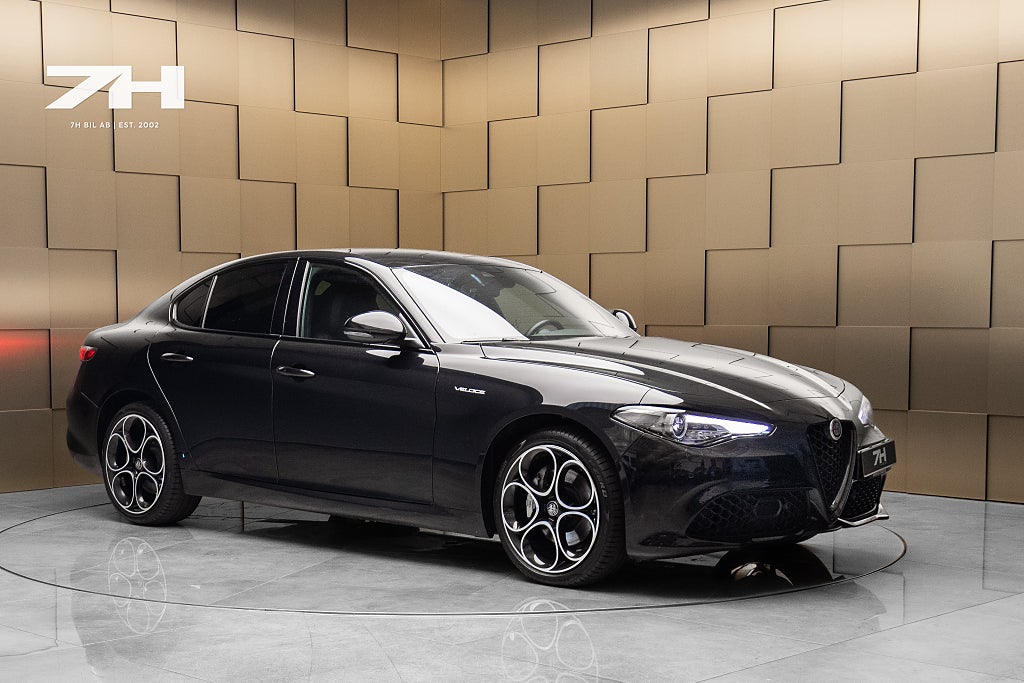 Alfa Romeo Giulia Veloce 2.0 280hk TURBO AWD / H&K / Kamera / Farthållare
