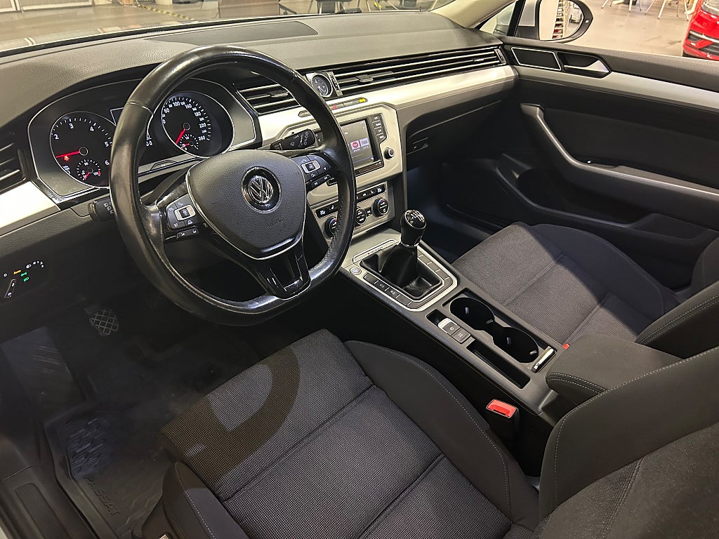 Volkswagen Passat SC 2.0 TDI 4Motion D-Värm Navi Drag P-Sen 2017