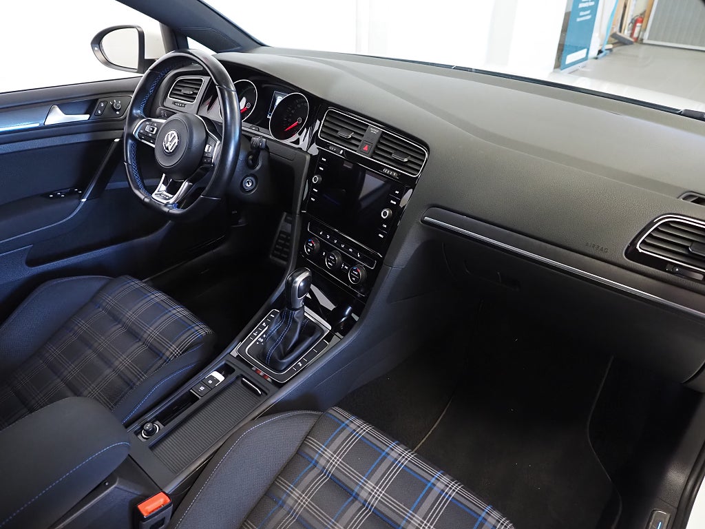 Volkswagen Golf GTE 1.4 TSI 204hk Plug-In Hybrid | Värmare | 2020