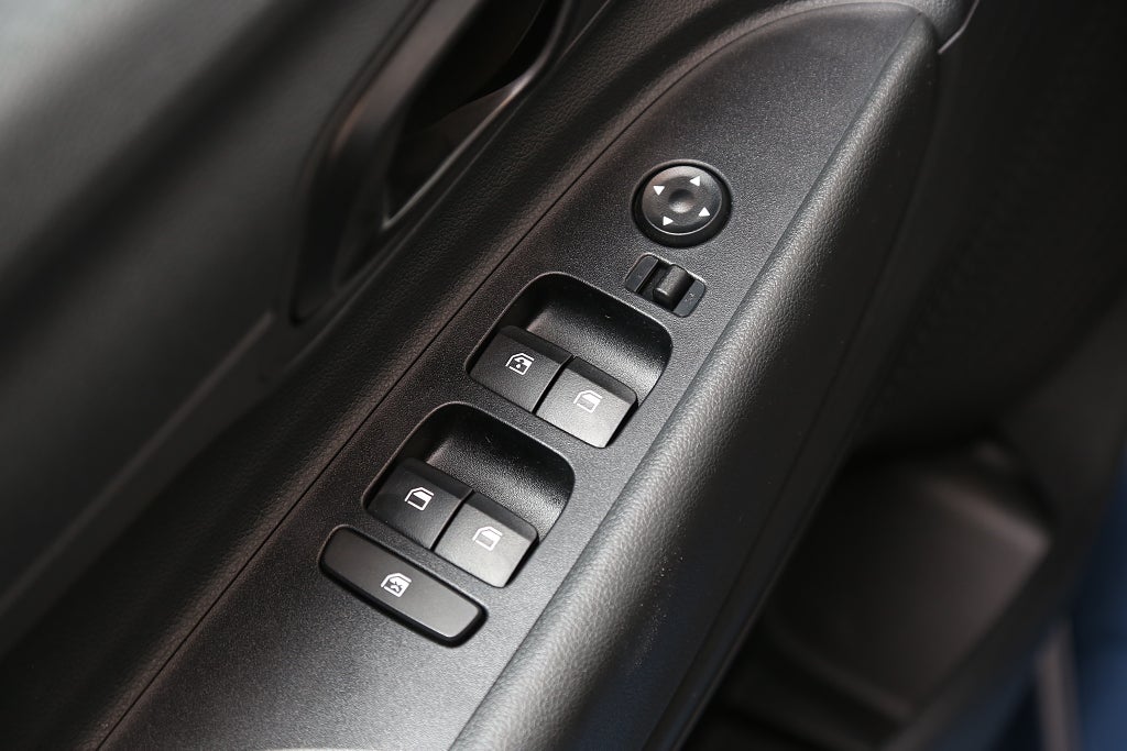 Hyundai i20 1,0 T-GDi MHEV 100hk Essential Aut CarPlay Kamera 2025
