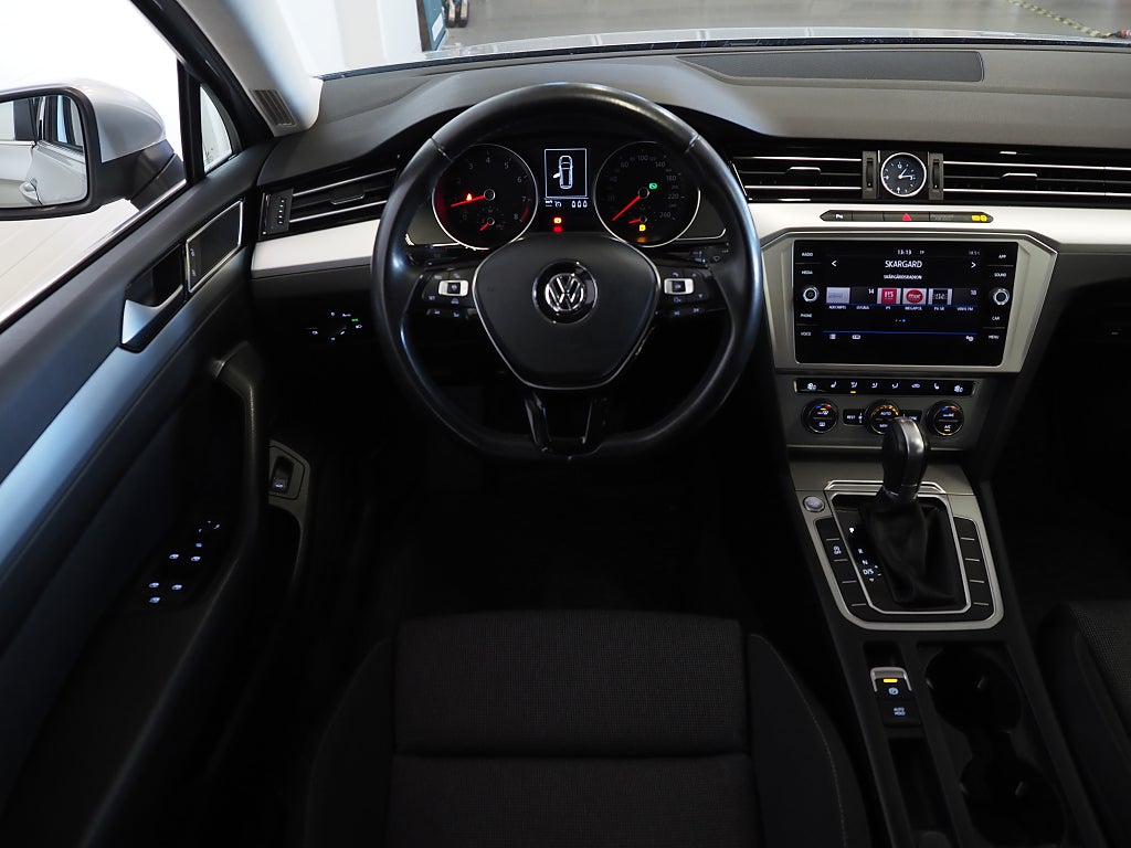 Volkswagen Passat Sportscombi 1.4 TSI 150hk Dragkrok Kamera 2018