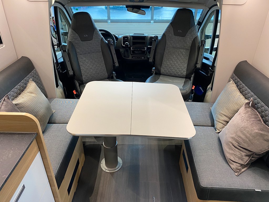 Adria Coral 670 DL Plus  3500 kg / Face to Face / Aut 140hk - Adria