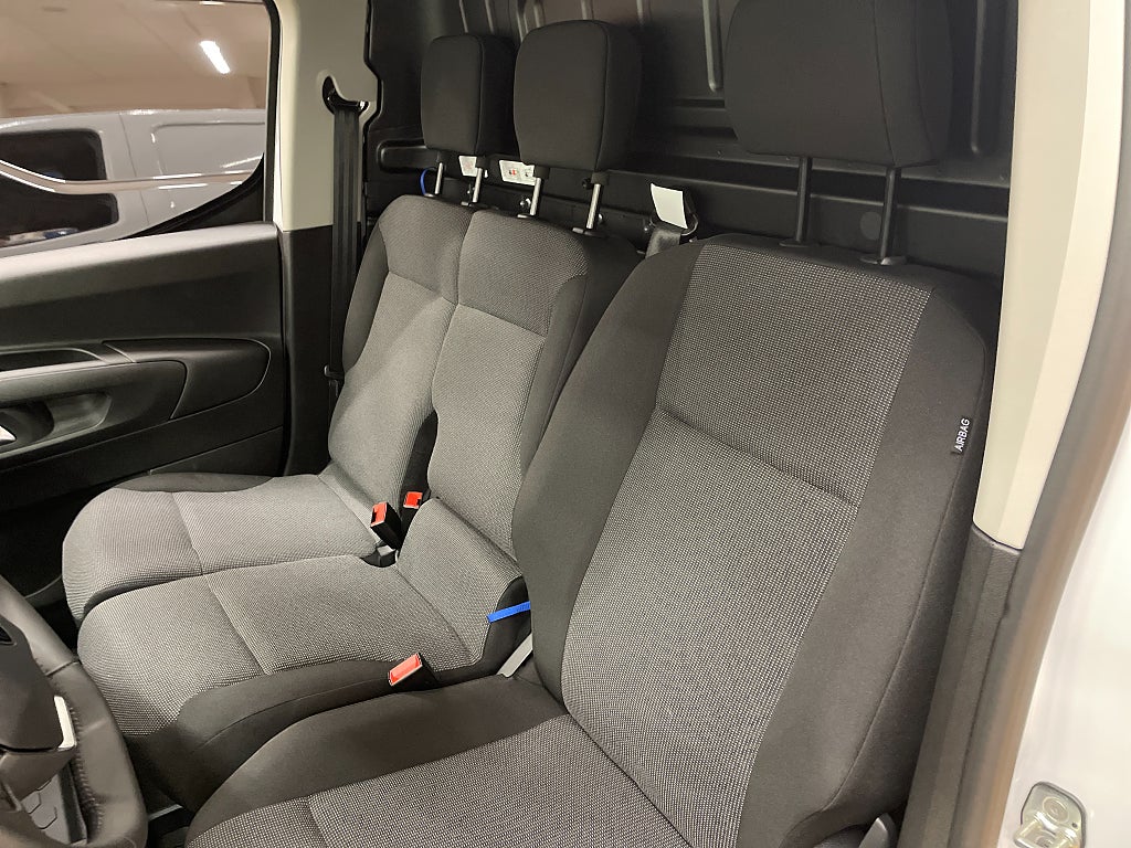 Bild på Peugeot Partner Plus 130hk Aut L2 - EDITION! SERVICE & VINTERHJUL INGÅR