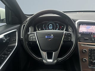 Volvo XC60 D4 AWD Summum/Drag/SoV/MoK/Pano/Psens/Skinn/Nav – bild 9