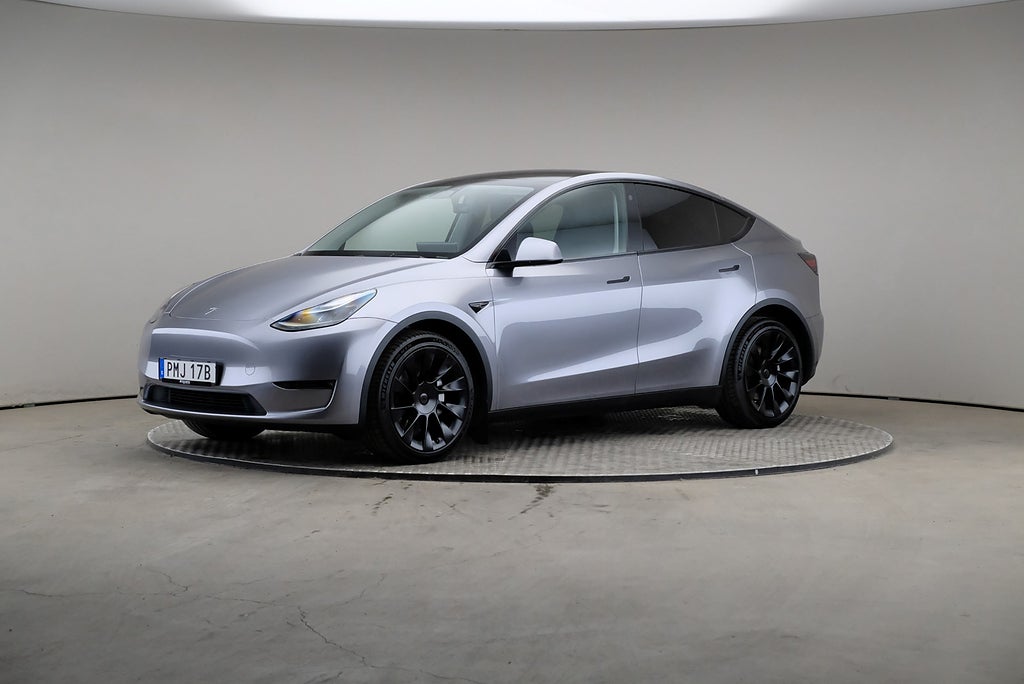 Tesla Model Y Long Range AWD 514hk Läder Pano
