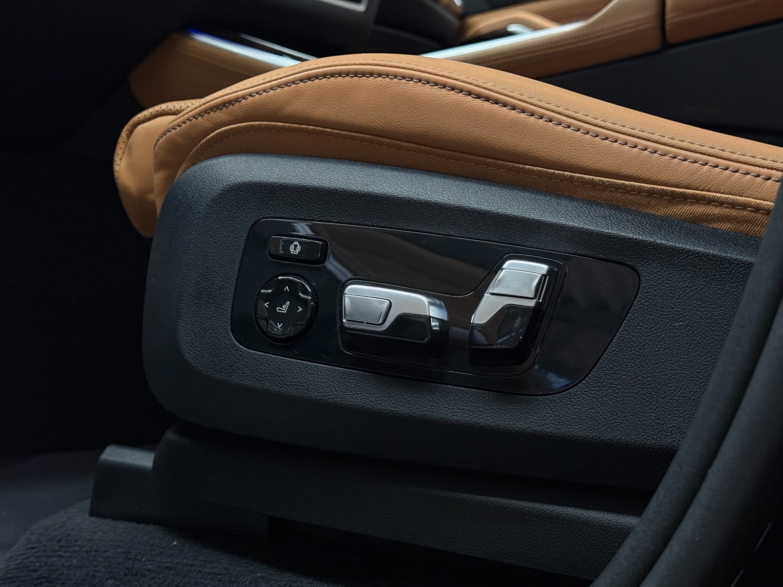 BMW X5 xDrive50e 490hk M-Sport | Innovation | Drag 2024 - miniatyr 16