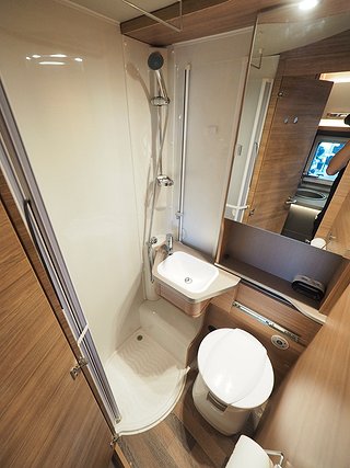 Husbil-halvintegrerad Weinsberg CaraCompact Suite 640 MEG  12 av 21