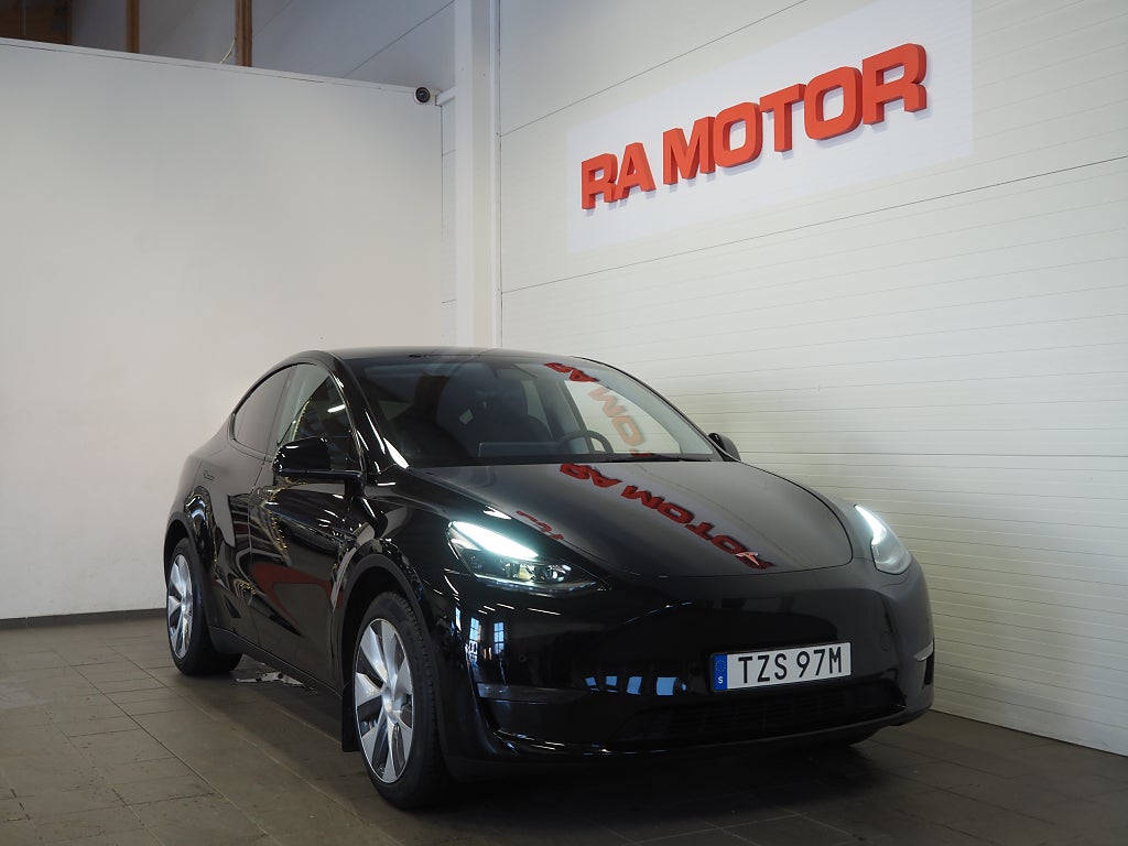 Tesla Model Y Long Range AWD Autopilot Pano -22