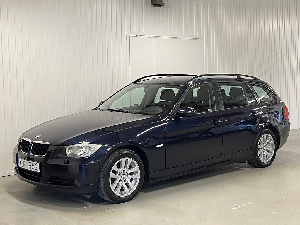BMW 320 i Touring Advantage Lågmil Välservad Nybes 6-vxl