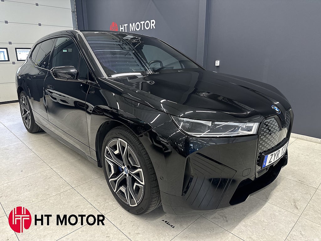 BMW iX xDrive50 /B-Kamera/360/NAV/DRAG/H/K/PANO/4.99%
