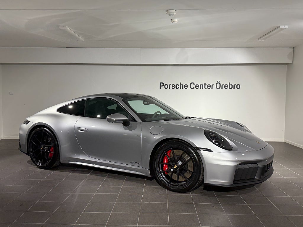Porsche 911 Carrera GTS 