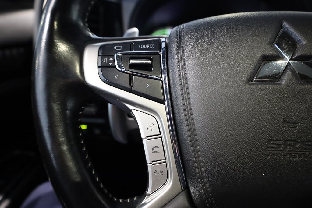 Mitsubishi Outlander PHEV CVT S-Edition Lucka 360° Navi Läder Drag Rattvärm 2020