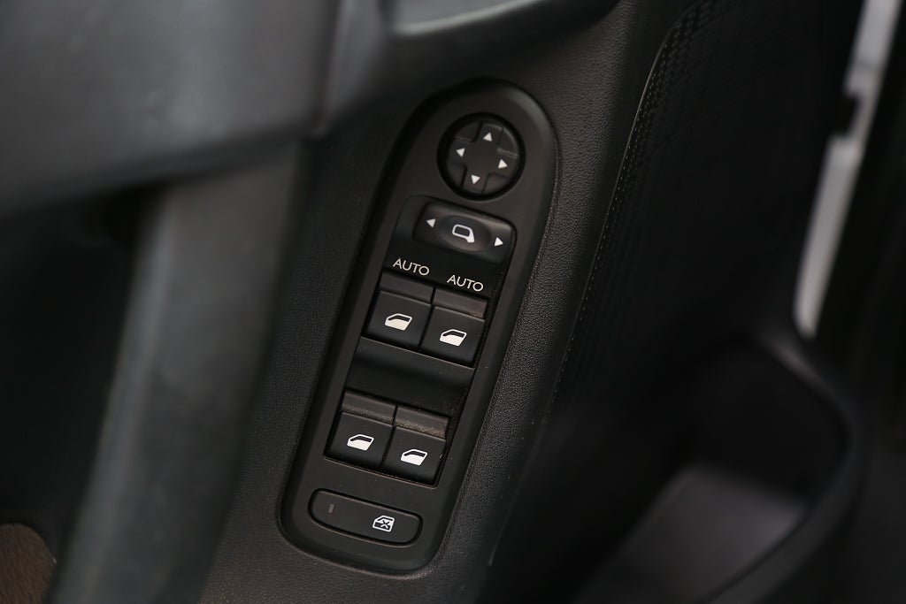 Citroën C3 1,2 VTi 82hk PureTech 5D Pano Nybesikt Motorvärmare 2015