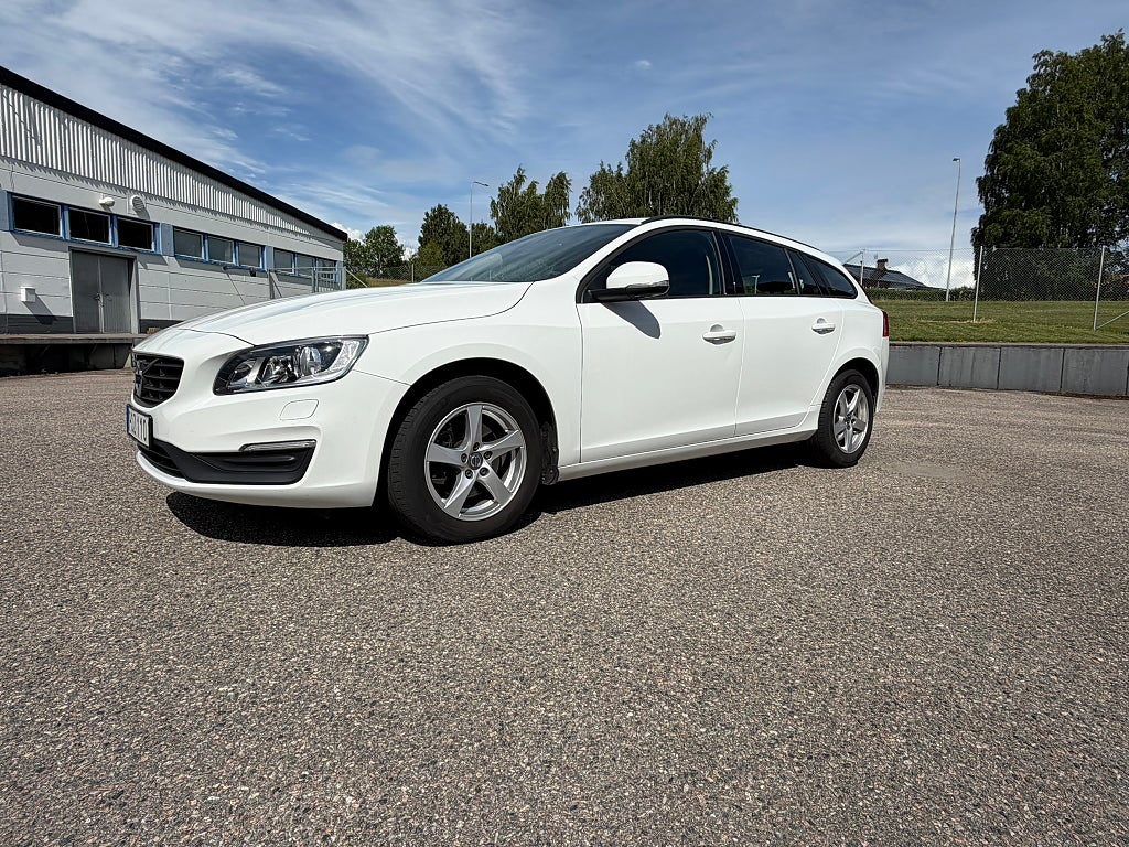Volvo V60 T3 Classic Edition Bränsle värmare Euro 6 Finans
