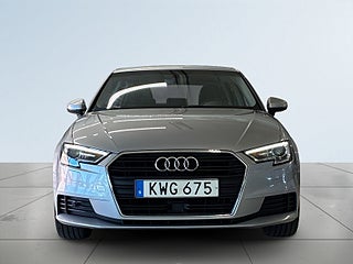 Audi A3 Sportback 1.0 Comfort Mvärmare Farthållare Psens S&V – bild 2