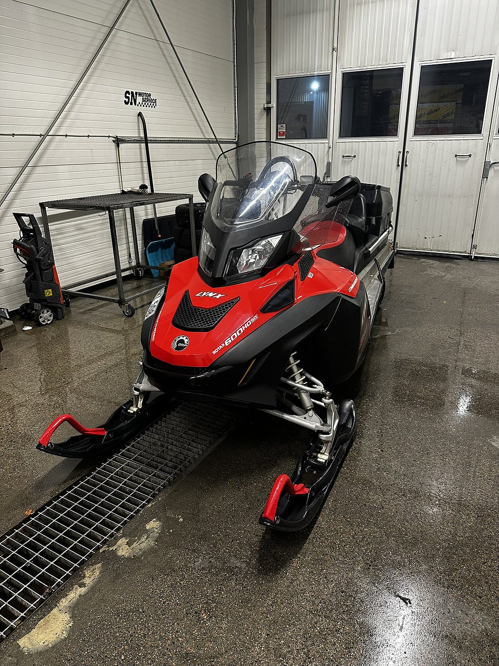 Lynx Commander 600 SDI