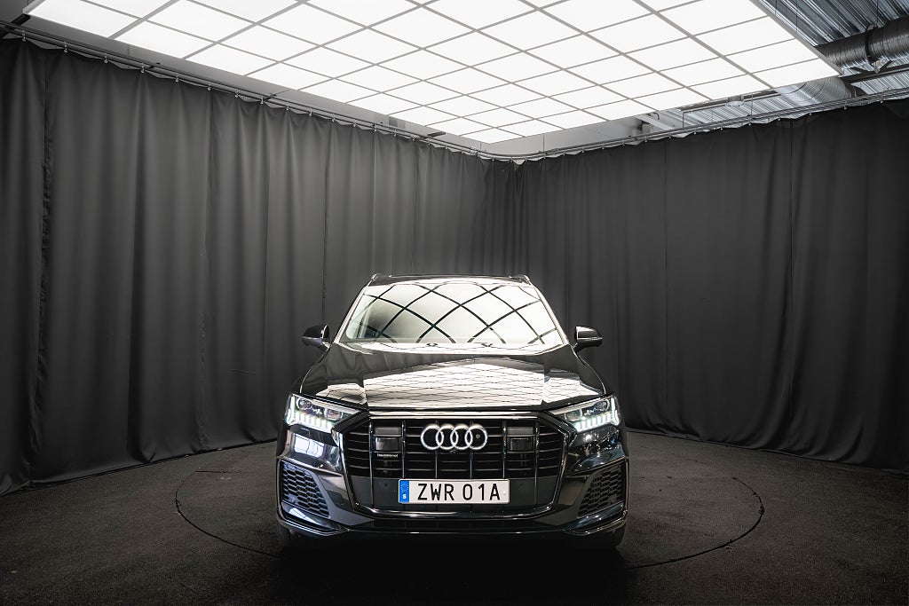 Audi Q7 60 TFSI e Q S-Line PANO 22' LUFT DRAG B&O MOMS N-VISION