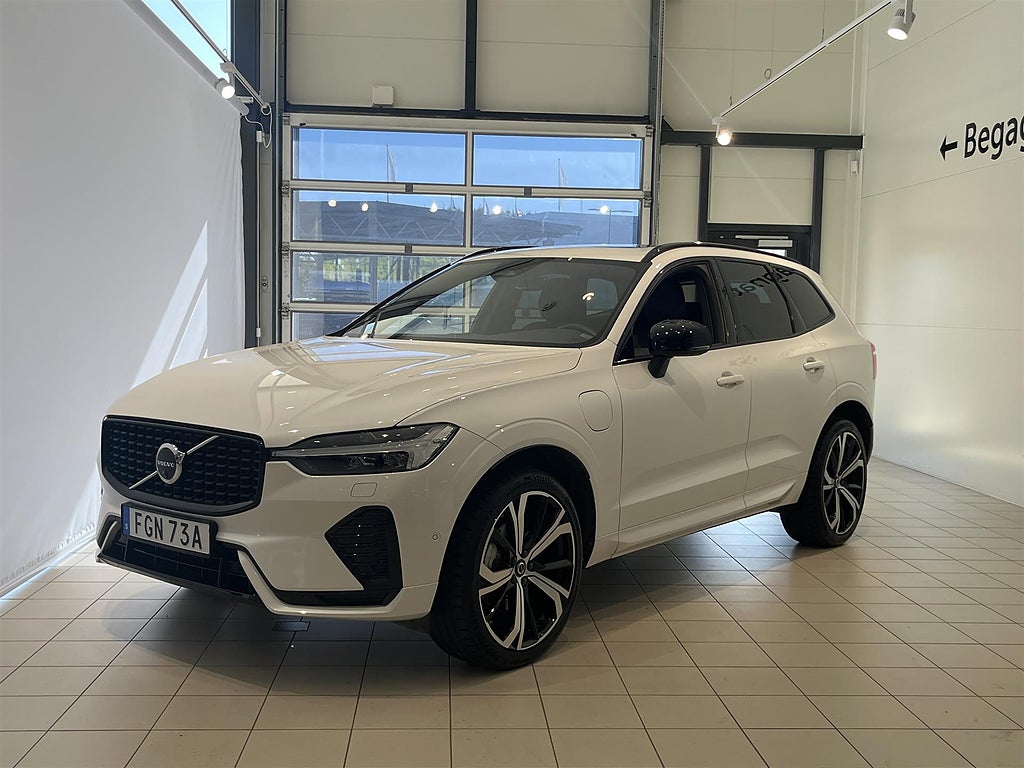 Volvo XC60 Plus Dark Edition AWD 360kamera Dragkrok H K | Ränta 3,95%