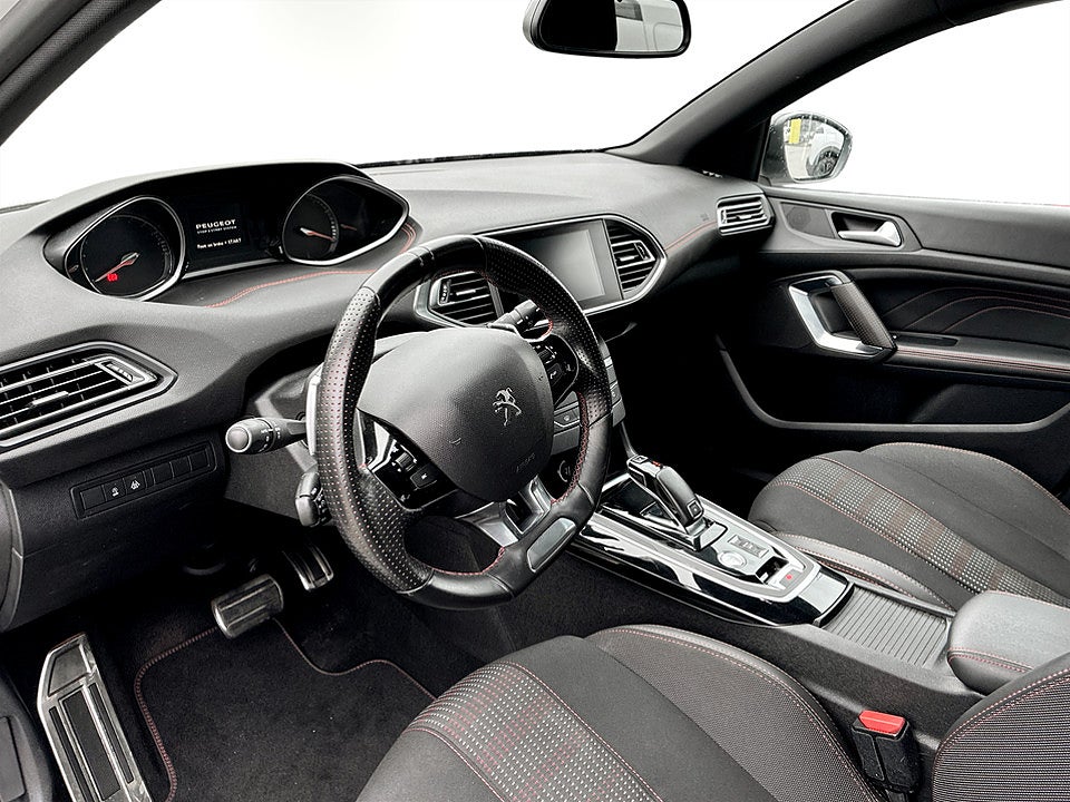 Bild på Peugeot 308 5D GT-Line 1.2 PT 130hk Aut CARPLAY