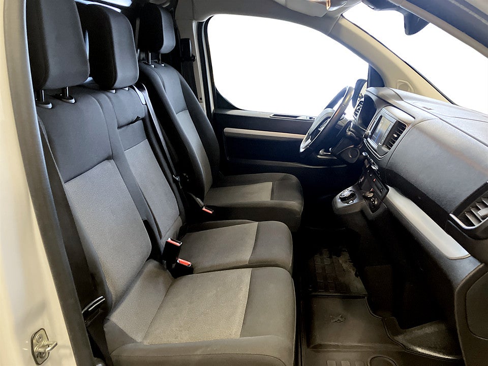 Bild på Peugeot Expert PRO+ 2.0 BHDi 145hk Aut L3 DRAG B-KAMERA