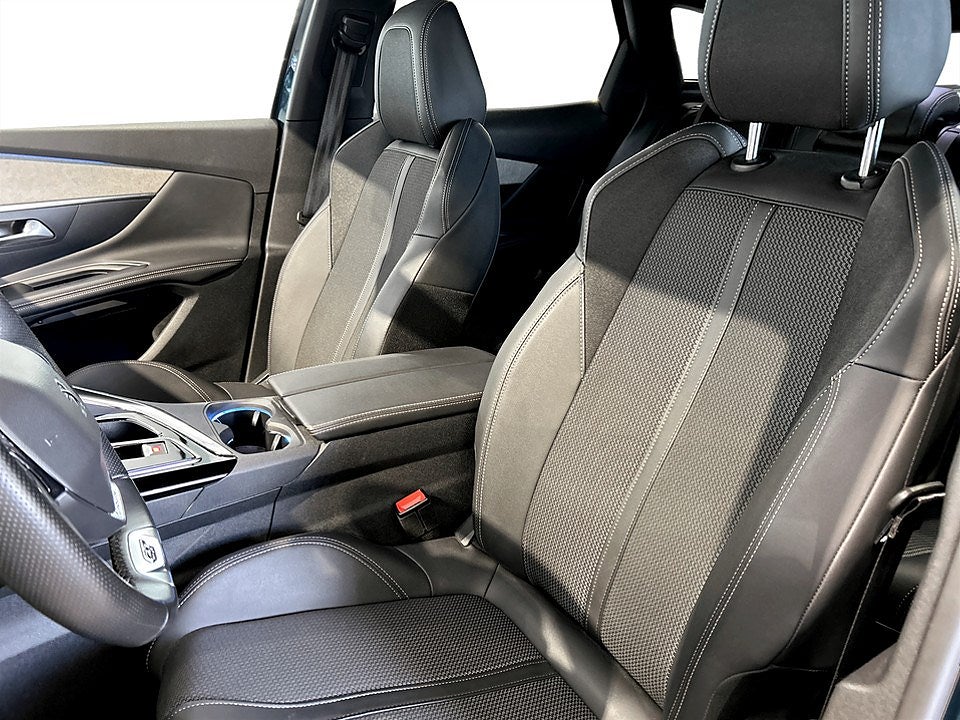 Bild på Peugeot 3008 GT 1.2 PT 130hk Aut - B-KAMERA,CARPLAY,NAV