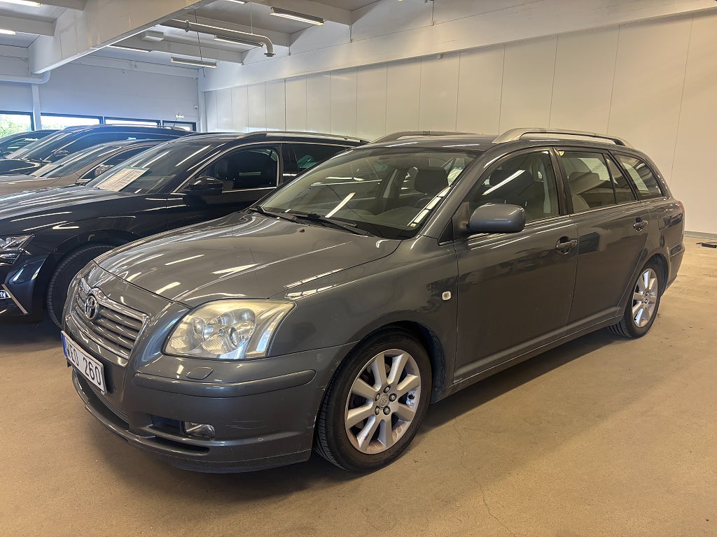 Toyota Avensis 2.0D Dragkrok/Motorvärmare/SoV-Hjul