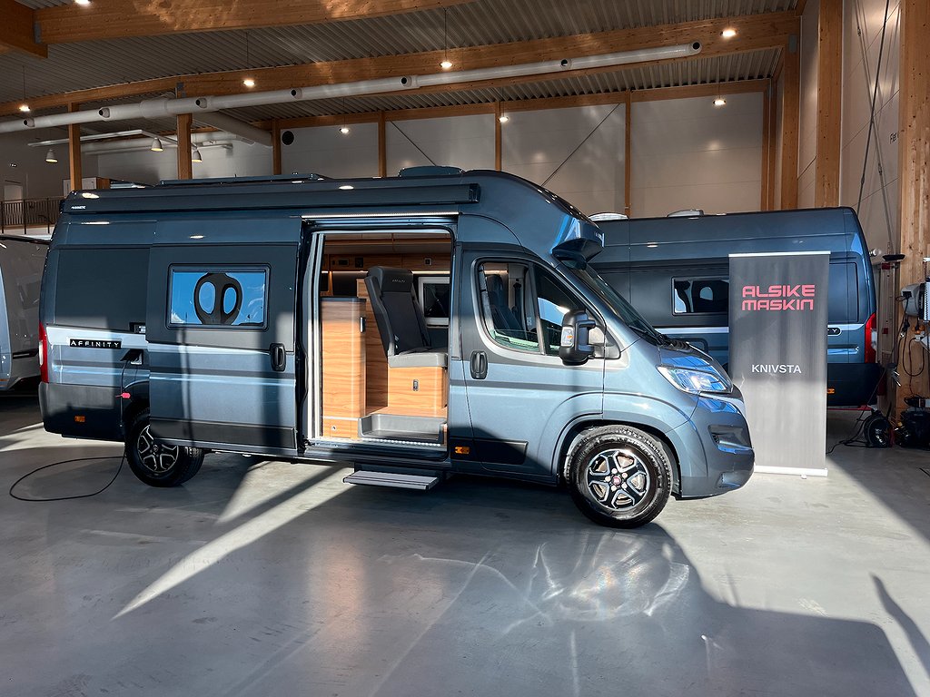 One 295 - Affinity One 295 / Dragkrok / Litium / Solcell / Våningssäng