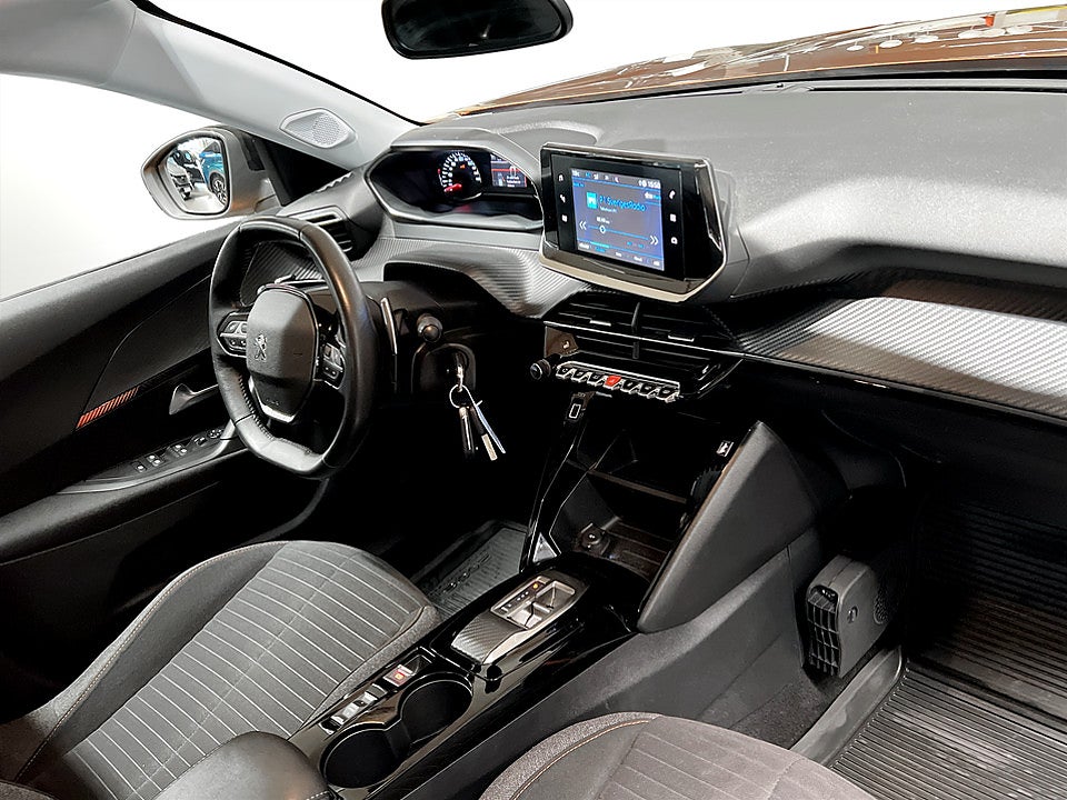 Bild på Peugeot 2008 Active Pack 1.2 PT 130hk Aut CARPLAY P-SENSORER