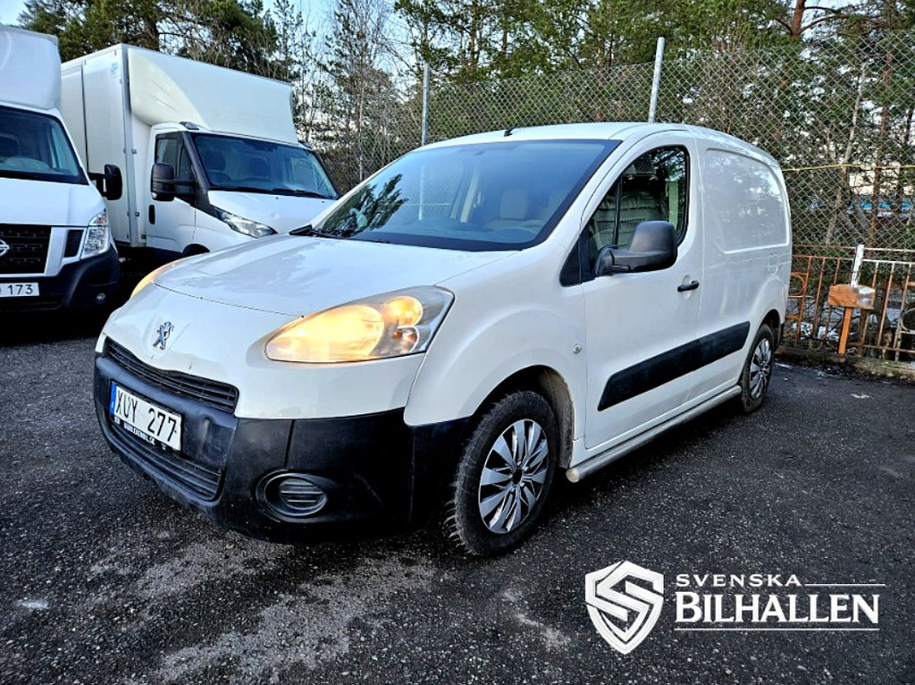 Peugeot Partner 1.6 HDi Nyservad Nybesiktigad Dragkrok 3-Sits 