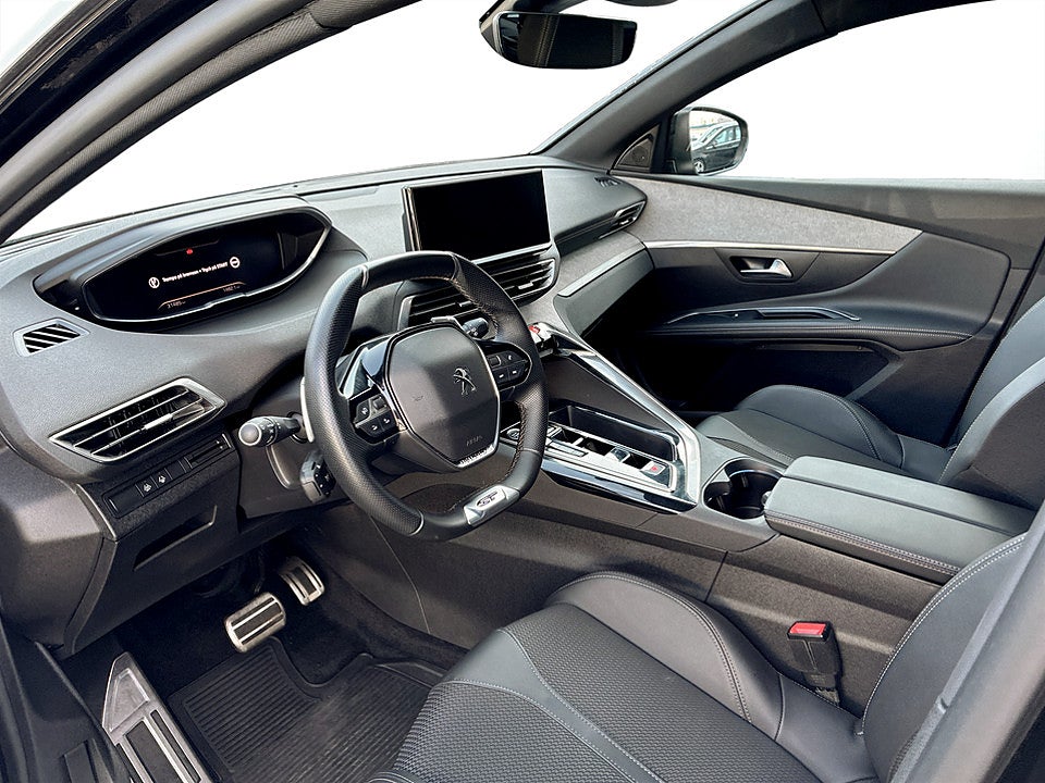 Bild på Peugeot 5008 GT 1.2 PT 130hk Aut 7-SITS B-KAMERA CARPLAY