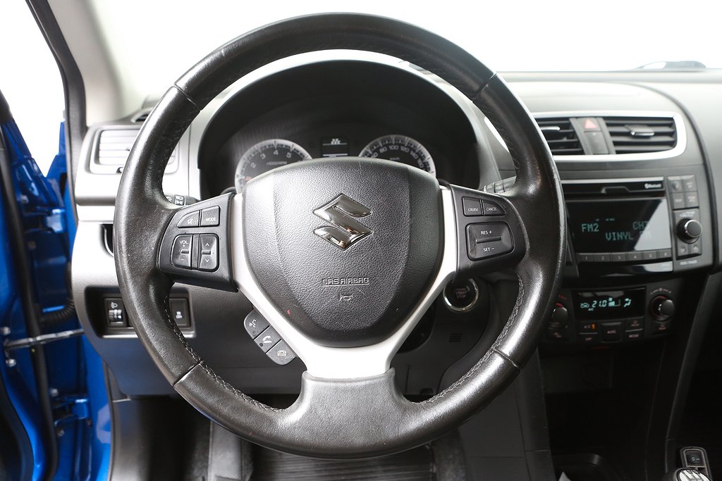 Suzuki Swift 1,2 VVT 94hk 5D Keyless Bluetooh Motorvärmare 2016
