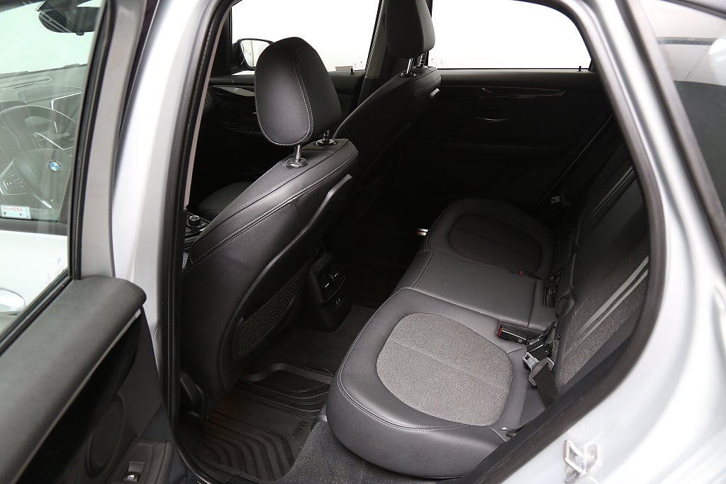 BMW 218i Active Tourer 140hk Sport line Aut Kamera 2019