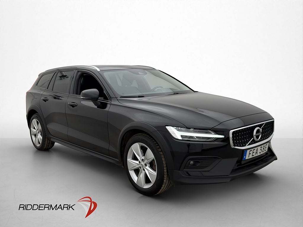 Volvo V60 Cross Country B4 AWD Momentum Värmare Kamera Drag