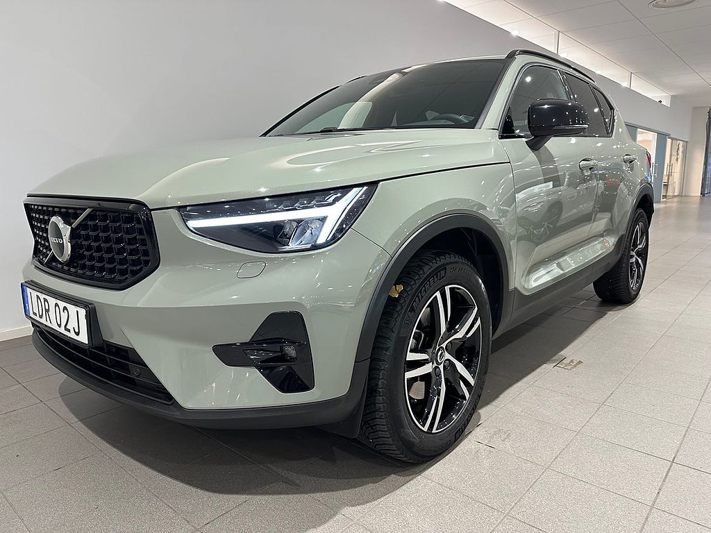 Volvo XC40 B4 FWD Bensin Plus Dark