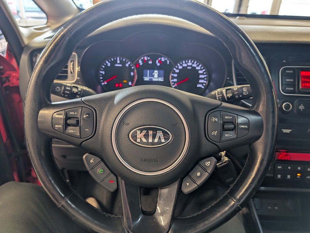Kia Carens 1.7 CRDi GLS Drag/7-sits/M-värm/V-hjul thumbnail