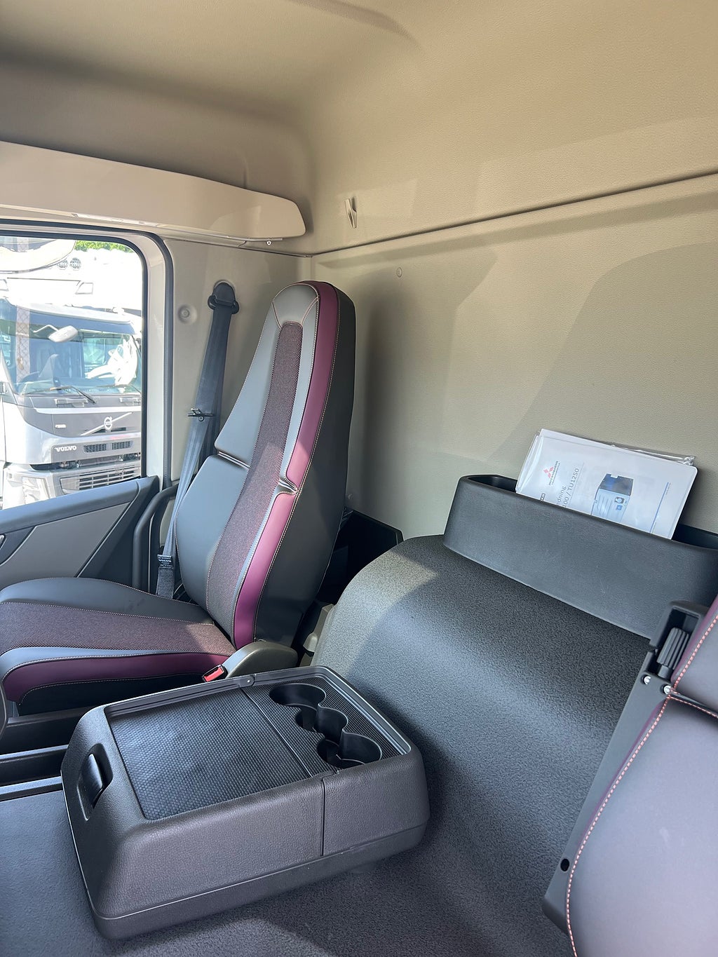 Volvo FM13 460 6x2*4 Kylbil Frysbil Dubbla lastplan 21 Pall