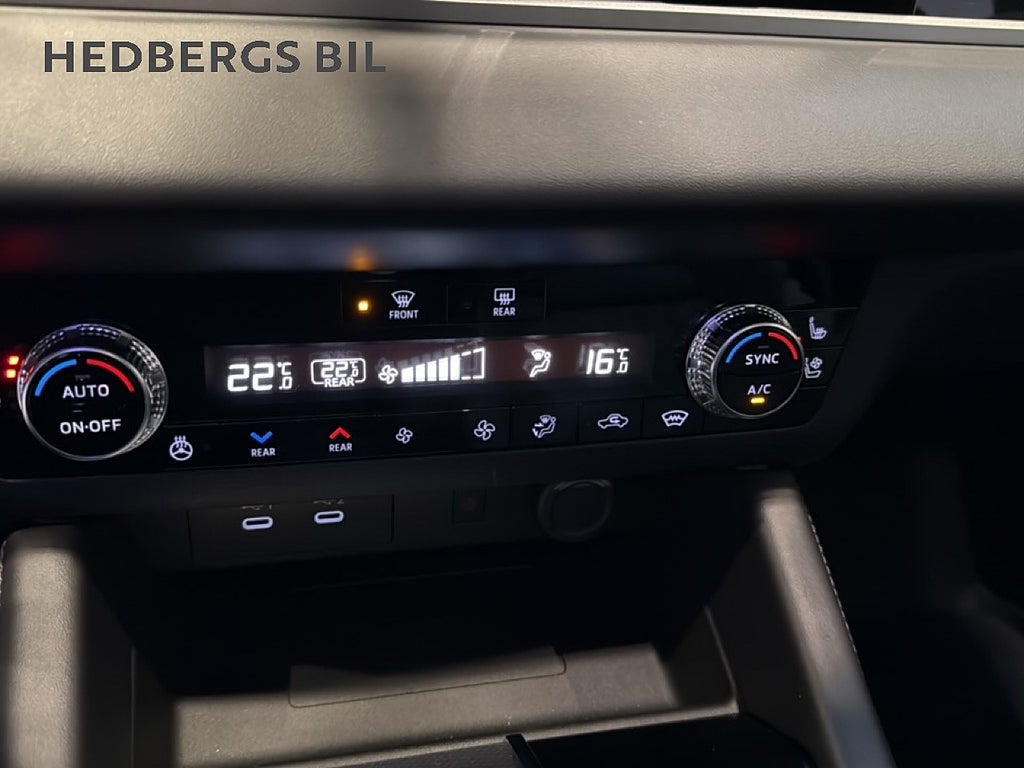 Mitsubishi Outlander  INST PHEV 2 TONE ( DEMOBIL) thumbnail