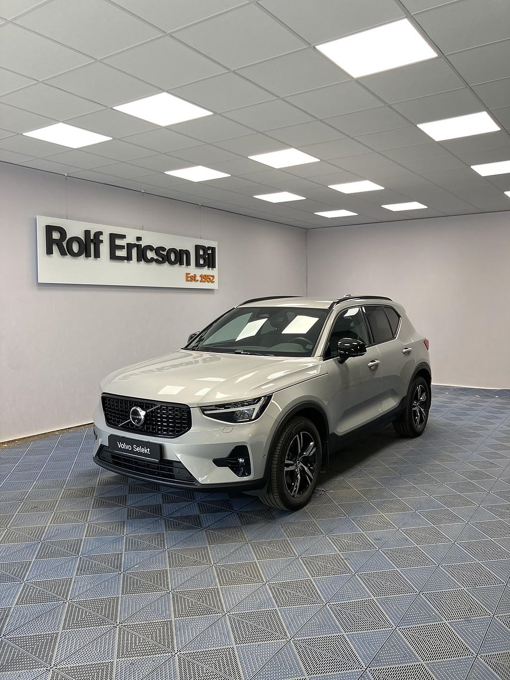 Volvo XC40 B3 FWD Bensin Plus Dark