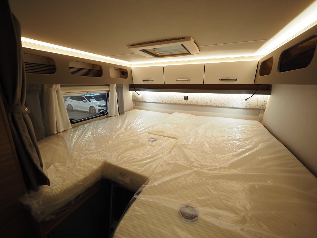 Weinsberg CaraSuite 700 MEG Aut I Markis I Taksäng