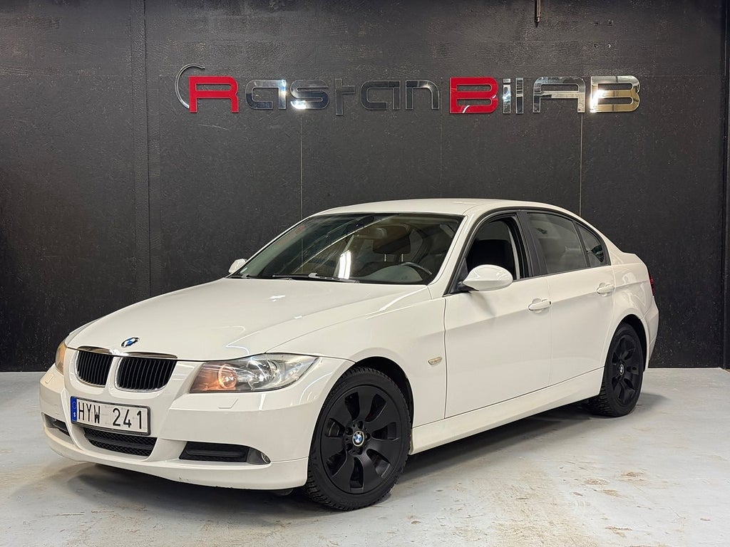 BMW 318i Sedan Advantage, Comfort Låg mil Ny Service 