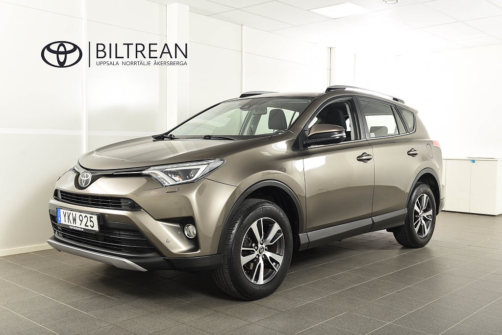Toyota RAV4 2.0 AWD Active Dragkrok Backkamera M&K-Värm