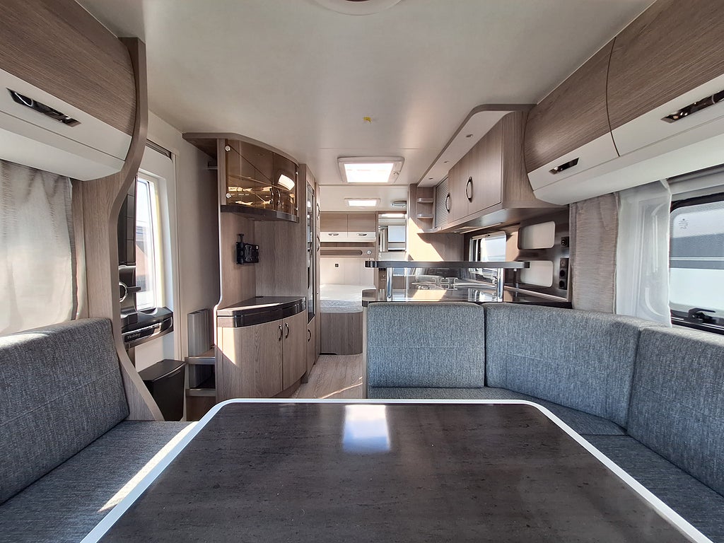 Hobby Prestige 660 WFC Dubbelbädd, Dusch, Kampanjprodukt!
